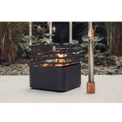 Höfats Holzfuss Für Schürhaken Und Feuerzange 7 Höfats Holzfuss Für Schürhaken Und Feuerzange -Campingbedarf Geschäft aufbwahrung transport schuerhaken flammenblaeser escheholzfuss 1000 3 27348