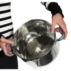 Camping-Kochtopf Eurotrail Gerona Mit Deckel, 2,2 Liter 12 Camping-Kochtopf Eurotrail Gerona Mit Deckel, 2,2 Liter -Campingbedarf Geschäft camping kochgeschirr eurotrail gerona induktionskochtopf 2 2 liter abgiess oeffnung sieb griffe deckel silikon schutz 1000 3 22117