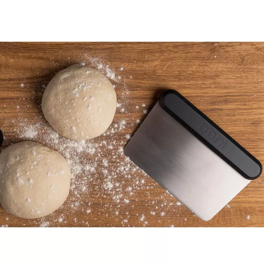 Ooni Pizza Teigschaber 2 Ooni Pizza Teigschaber – Bild 2