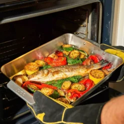 Ooni Ofenform Inklusive Schneidebrett Und Grillrost, Medium 13 Ooni Ofenform Inklusive Schneidebrett Und Grillrost, Medium -Campingbedarf Geschäft lecker fischgerichte zubereiten mit ooni ofenform aus edelstahl schneidebrett aus eiche grillrost 1000 5 27312