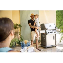 Gasgrill Napoleon Rogue XT425 SIB, Edelstahl | Ausstellungsstück -Campingbedarf Geschäft napoleon rogue xt425 1 edelstahlfarbener gasgrill 1000 14 28682