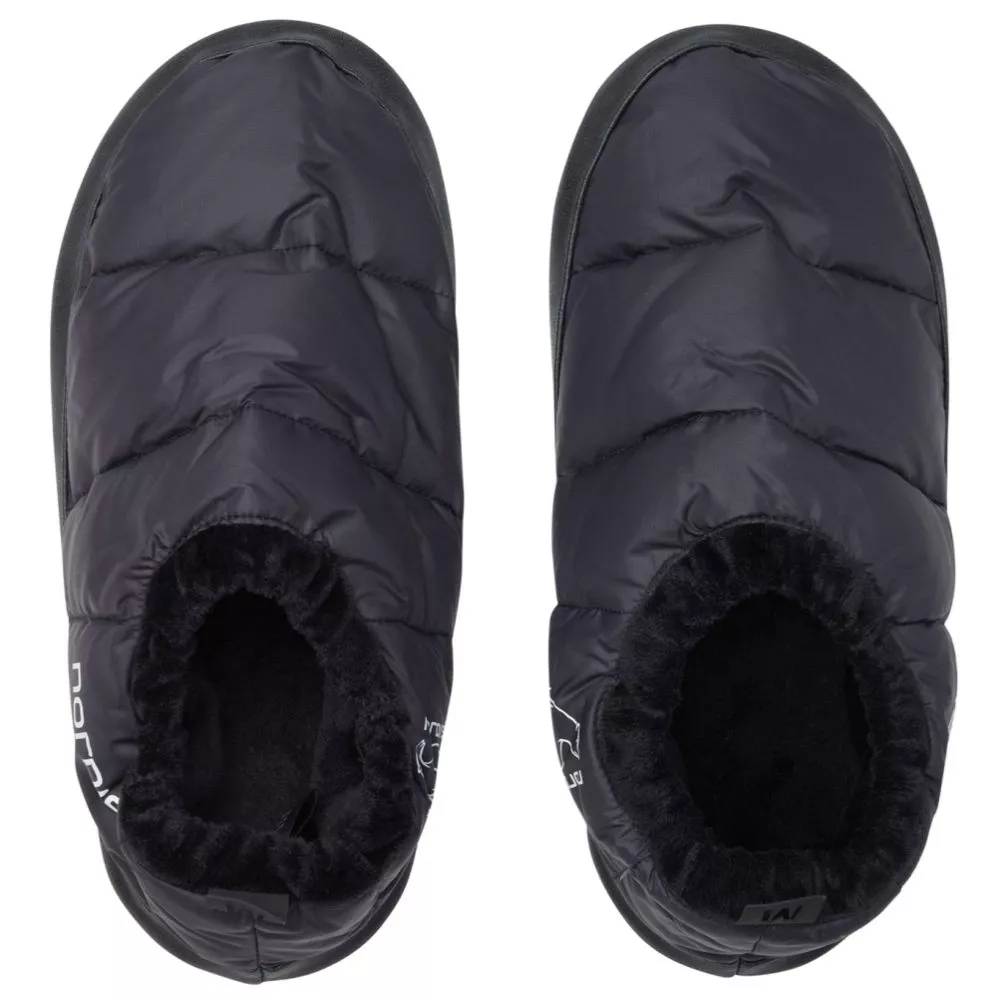 Daunenschuhe Nordisk Mos Down Slippers M (38-40), Black 1 Daunenschuhe Nordisk Mos Down Slippers M (38-40), Black
